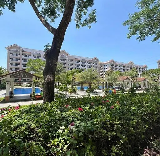 Apartment 2-bedroom With Balcony In A Setting - H Ivory